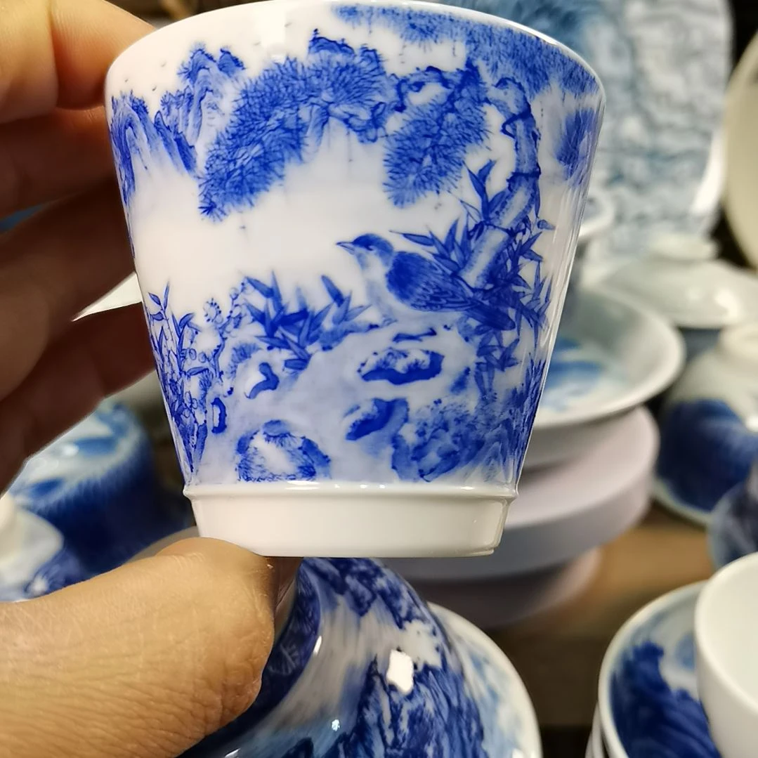 景德镇陶瓷青花花鸟山水马蹄杯