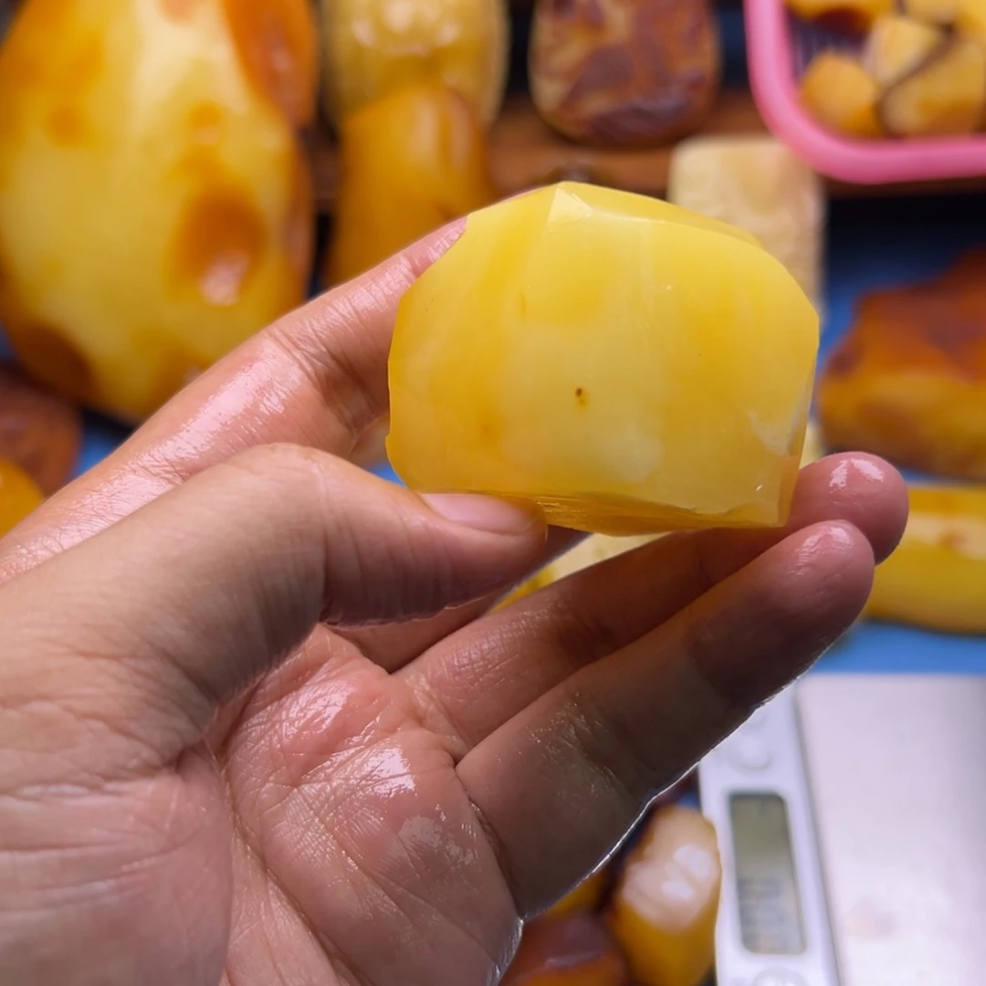 贝***嘟定制琥珀未镶嵌12345678