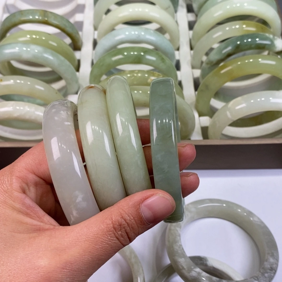 不***？蛇纹石玉未镶嵌手镯