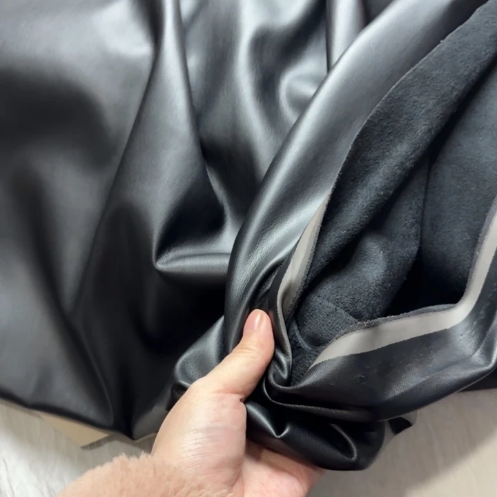 混纺黑色高货麂皮1米。