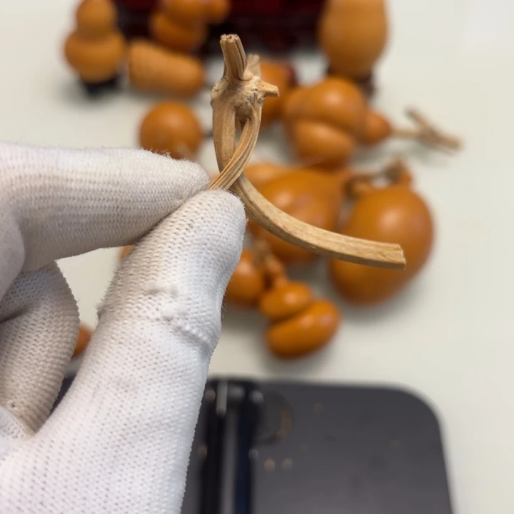 赵***四天然手捻老皮葫芦