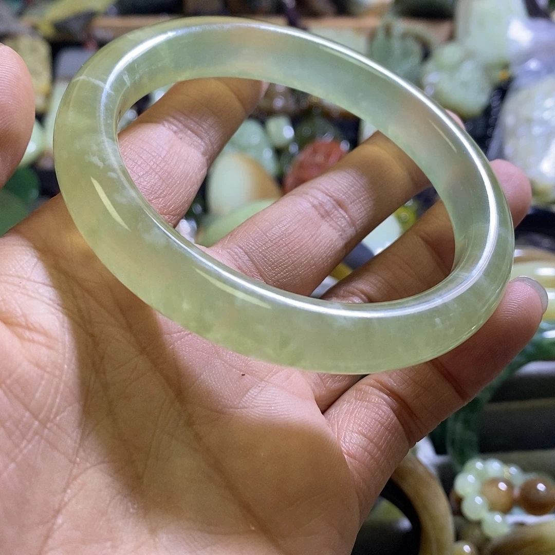 岫玉未镶嵌手镯63口径