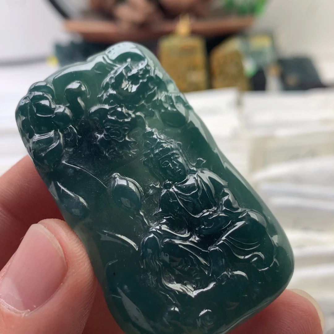 颈饰未镶嵌翡翠观音