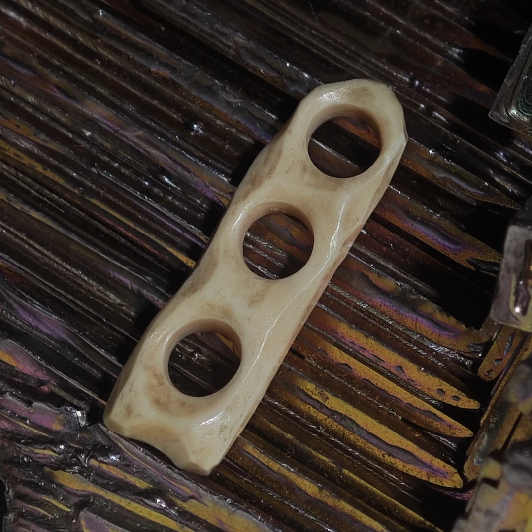 14号无相侧挂格萨尔王甲片 尺寸18*5*2 孔道2mm+