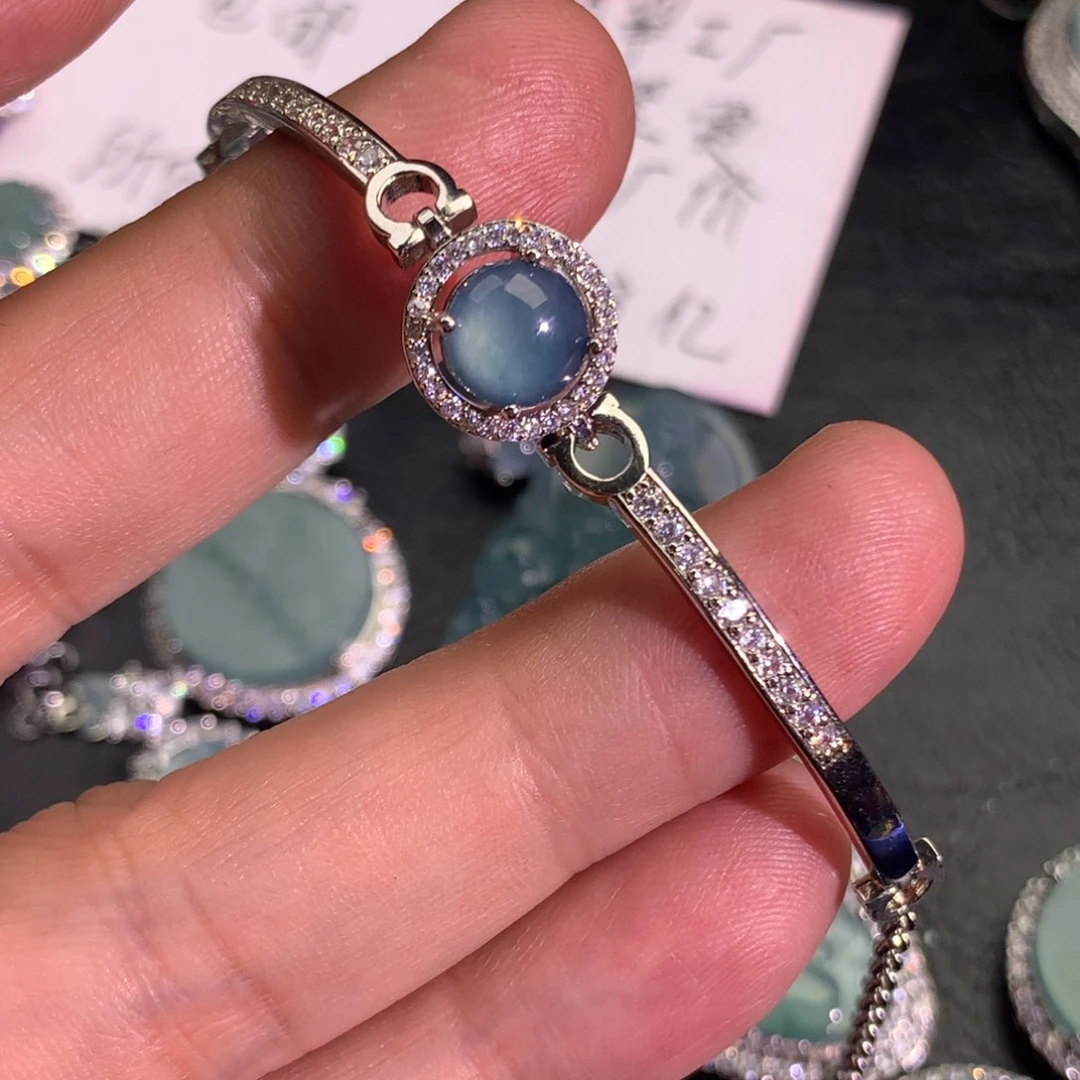 翡翠颈饰未镶嵌手链