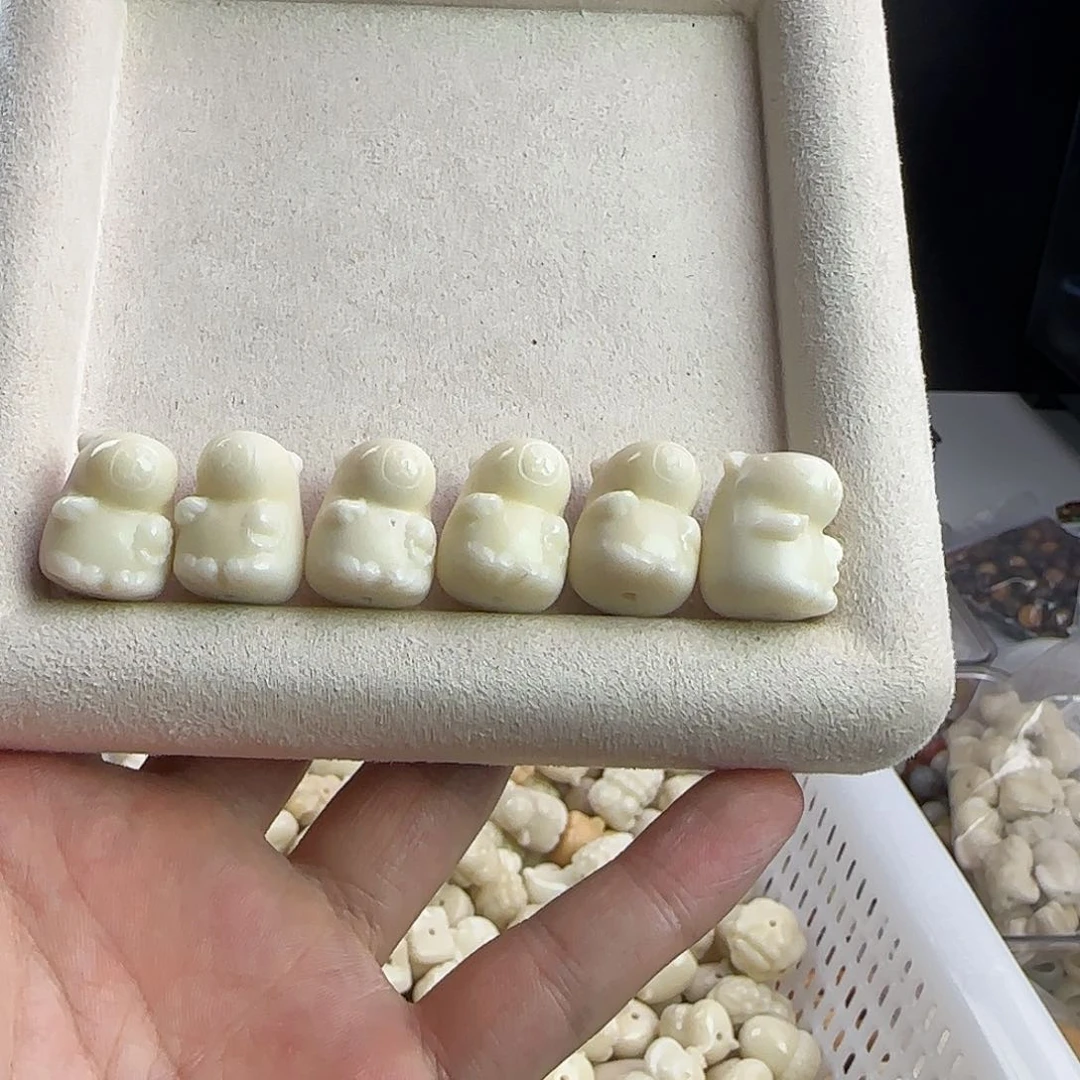 菩提根/象牙果吊坠瑕疵白色卡皮3颗