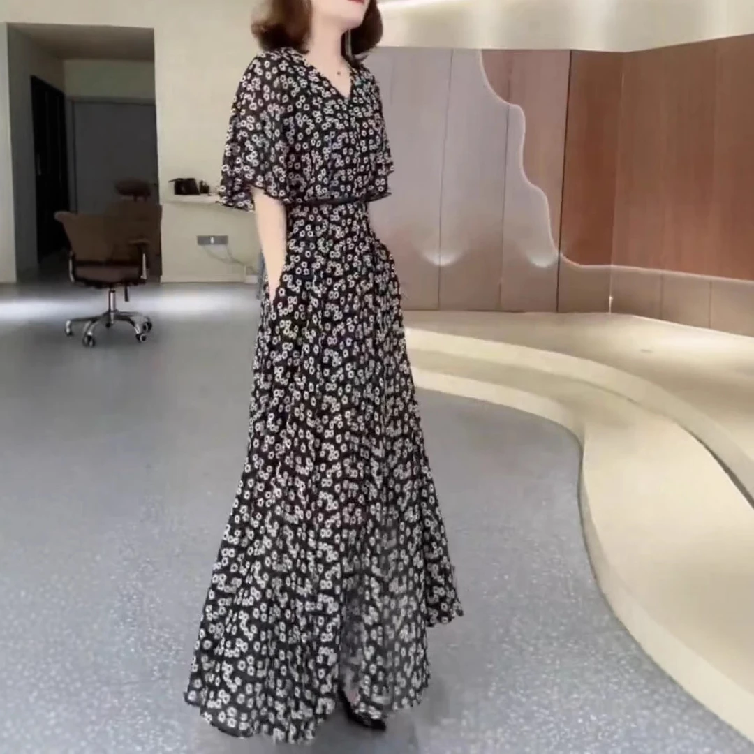 夏季新款气质复古时尚碎花长款高端大气显瘦法式收腰韩版连衣裙
