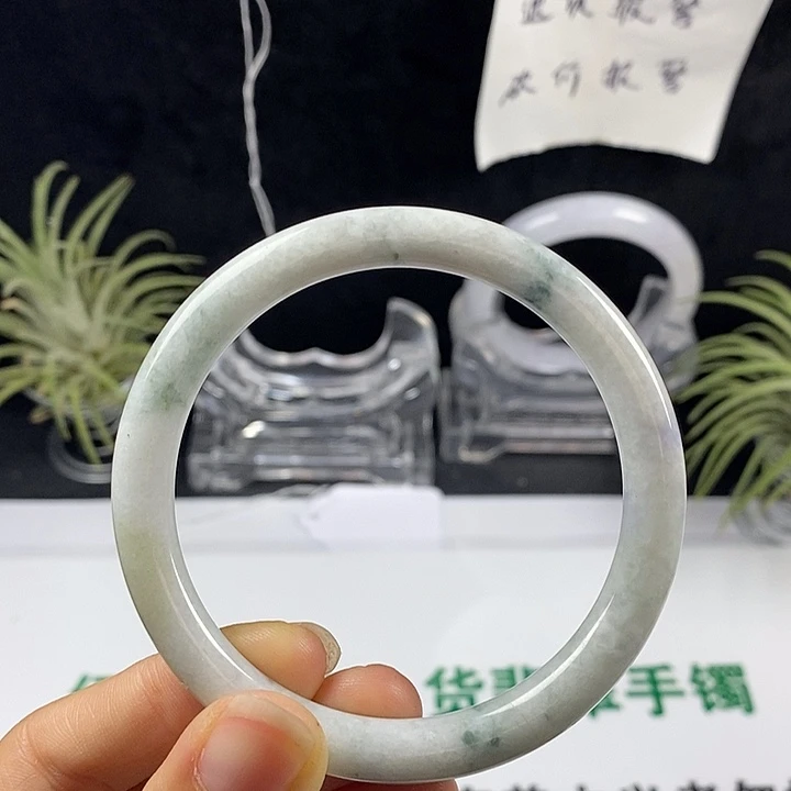 翡翠未镶嵌手镯61号。57.3圈