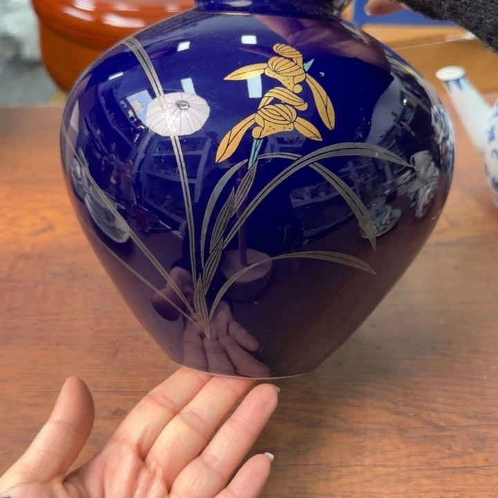 一个陶瓷物件哈哈哈哈