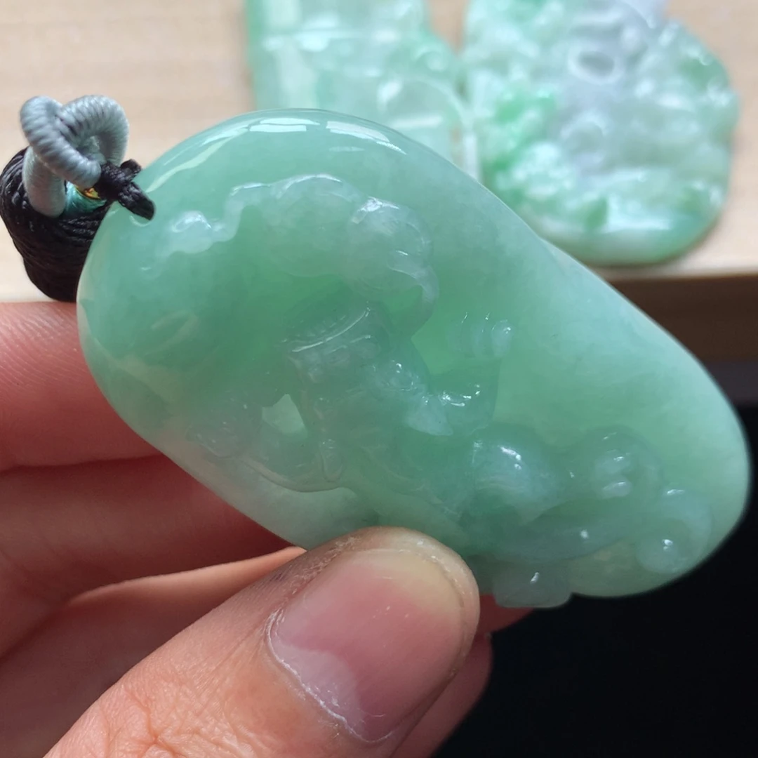 颈饰未镶嵌翡翠吊坠