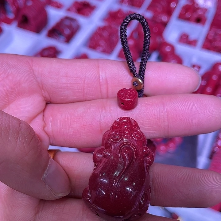 天然辰砂紫金砂貔貅钱币钥匙扣