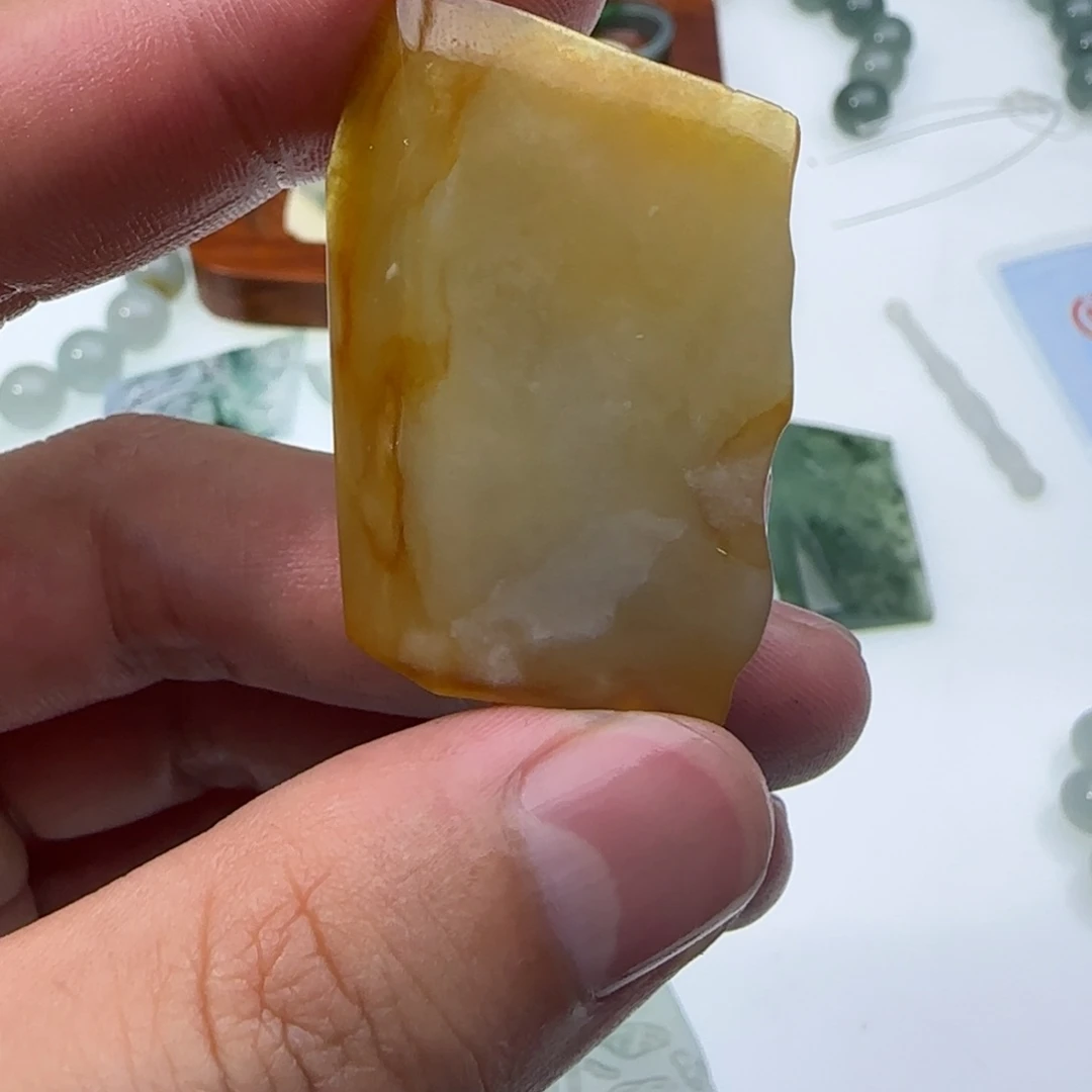 翡翠挂件未镶嵌我*谁