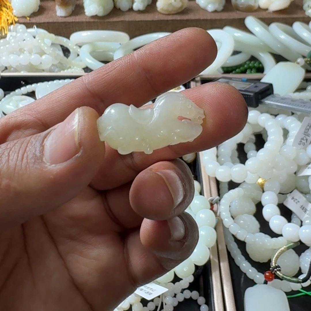 和田玉未镶嵌手链唐马