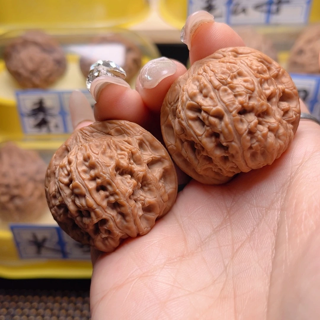 文玩核桃把件龙洞峪