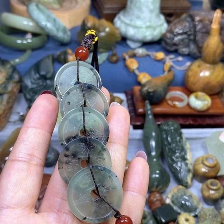 蛇纹石玉未镶嵌花玉五帝钱