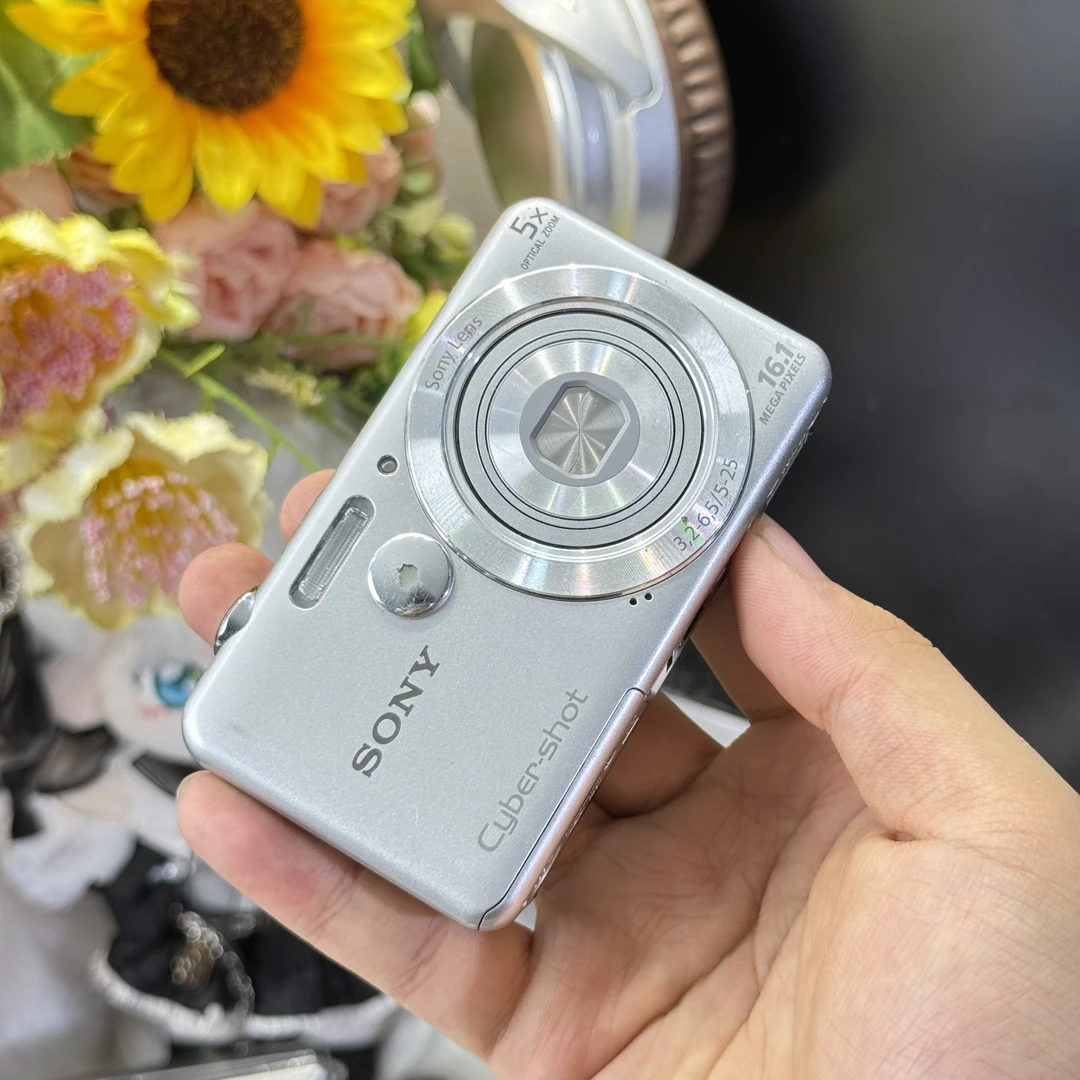 9新 Sony/索尼 索尼w710色彩感好1600万像素滤镜多带配件