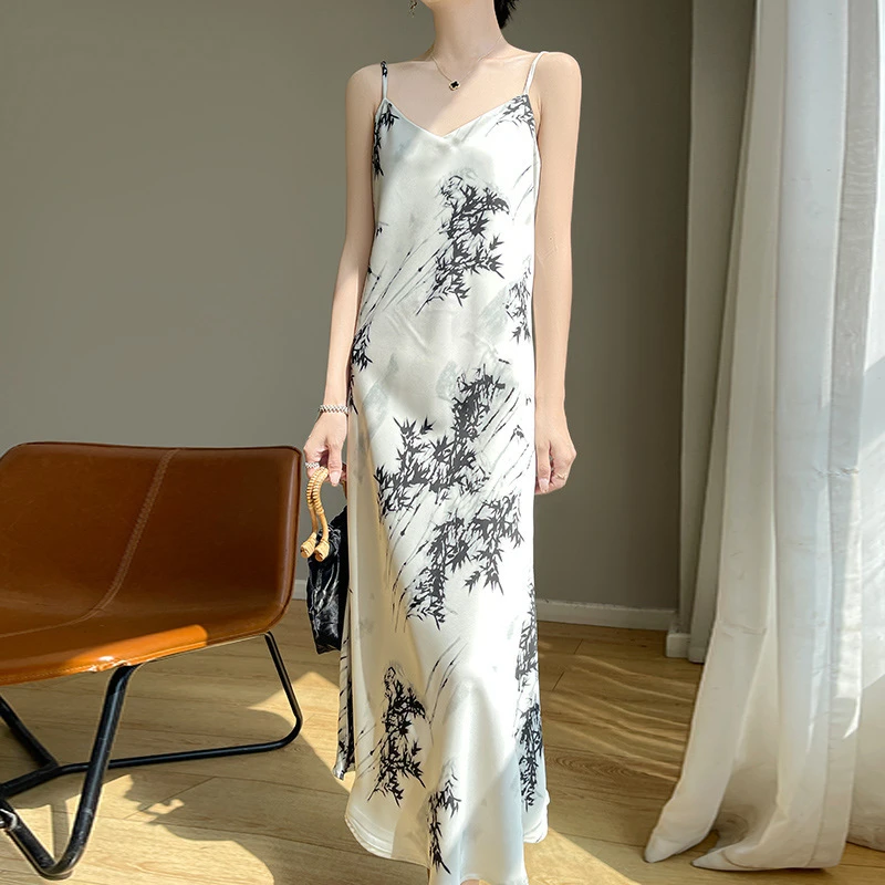 丝绸缎面2025夏季新款女装v领长裙中长款过膝印花气质无袖连衣裙