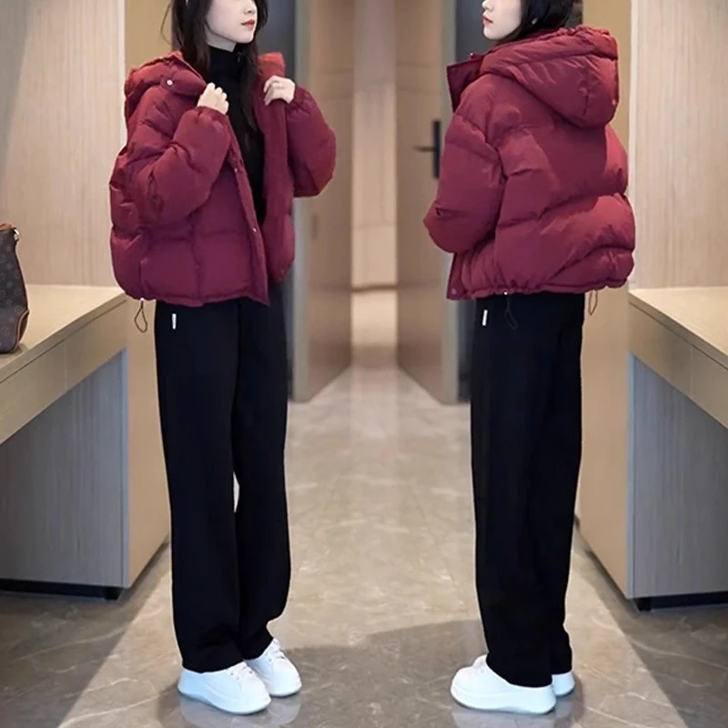 韩版简约短款连帽棉服女2025冬季新款气质保暖小个子红色棉衣棉袄