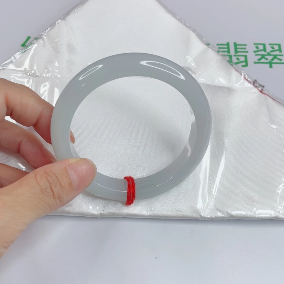 风***铃翡翠未镶嵌手镯白月光