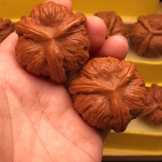 文玩核桃吊坠小**奶核桃