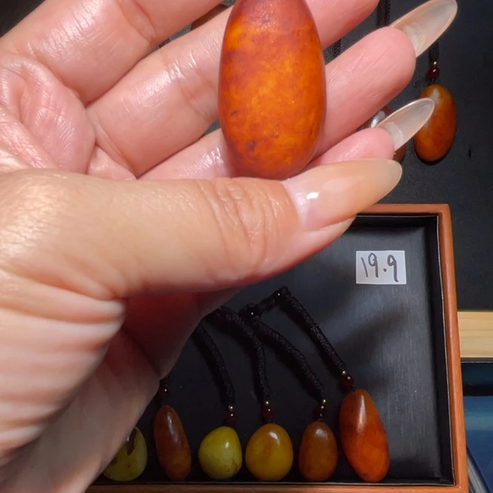 *****颈饰未镶嵌和田玉