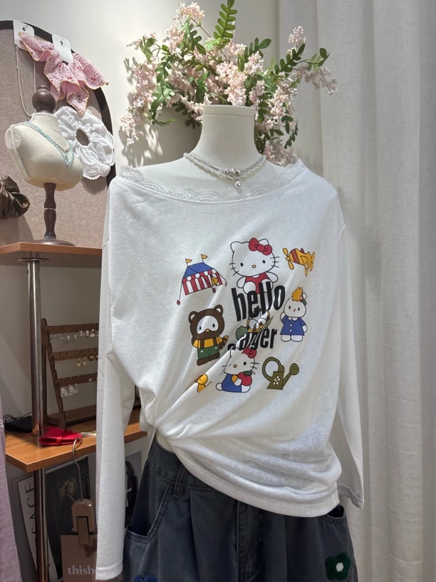 白色蕾丝花边拼接长袖印花露肩夏季女士T恤