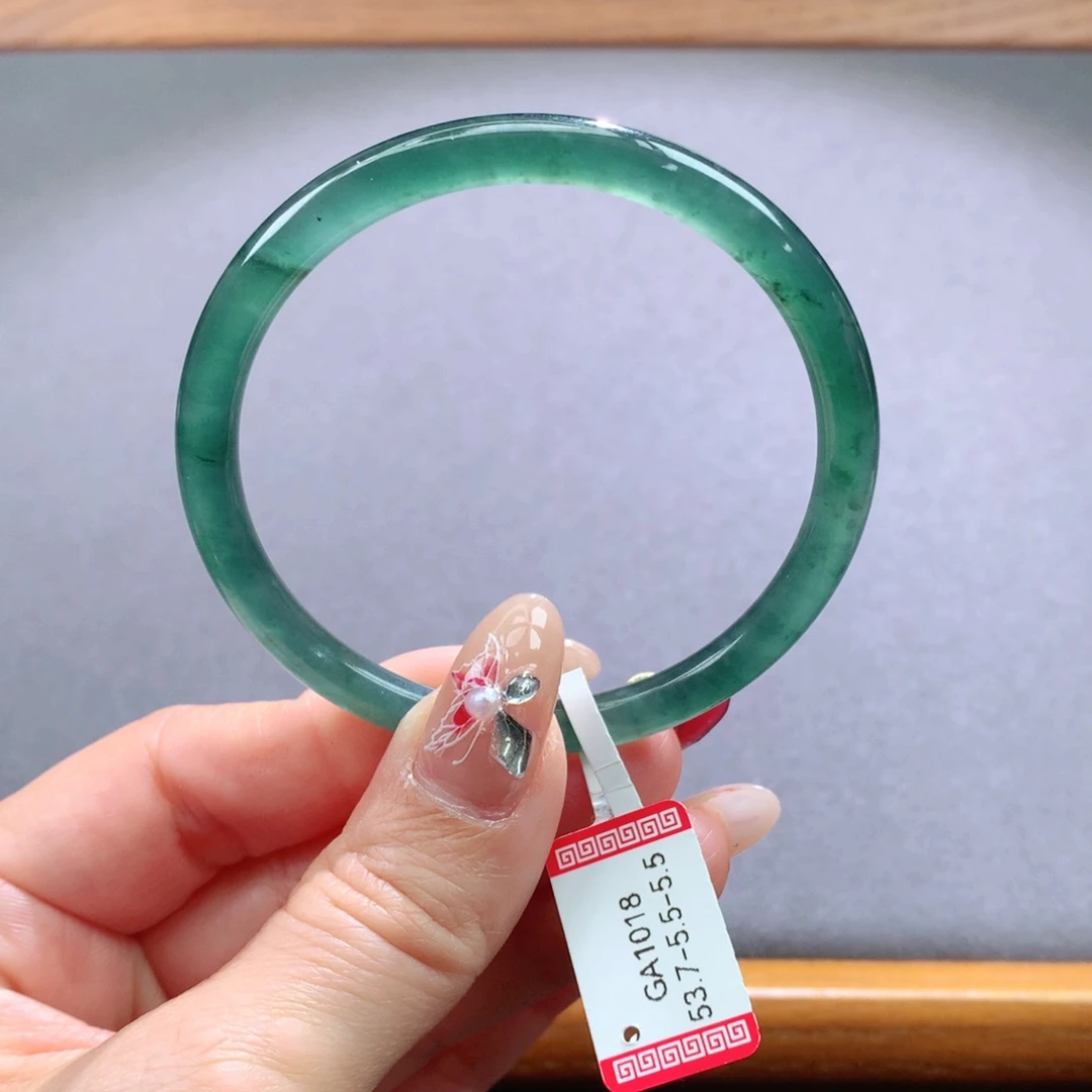 翡翠手镯未镶嵌天然翡翠手镯