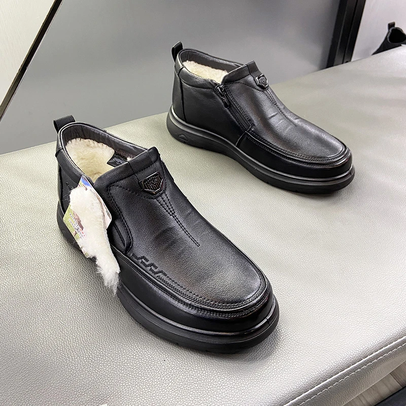 2025冬季爸爸鞋休闲商务正装皮鞋牛皮全羊毛素面男鞋保暖轻质棉鞋
