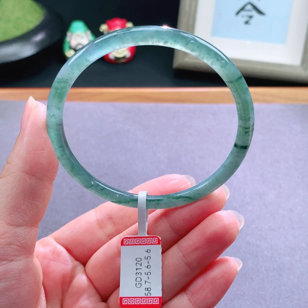 翡翠手镯未镶嵌天然翡翠手镯