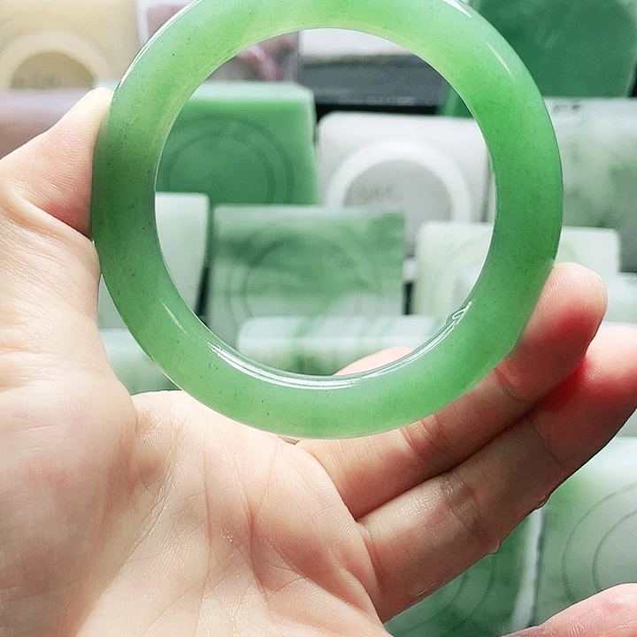 心***成定制石英质玉（天山翠）