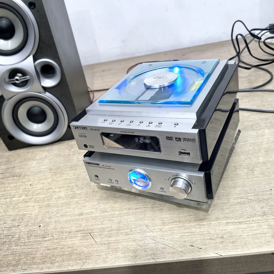 9新  SS功放机，只保证功放正常使用，其他功能不保证，邮费自理