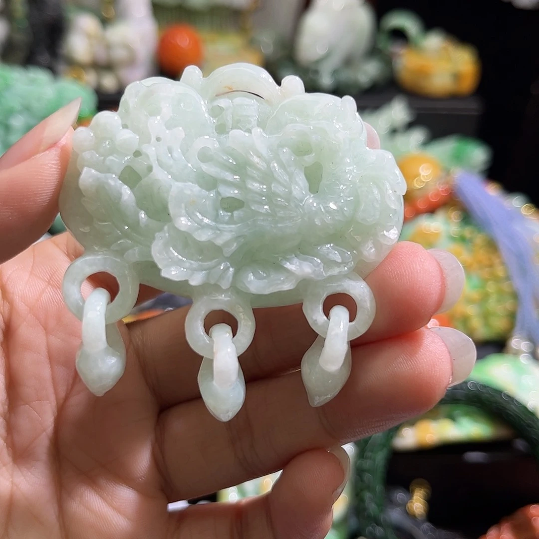 翡翠未镶嵌颈饰待编织