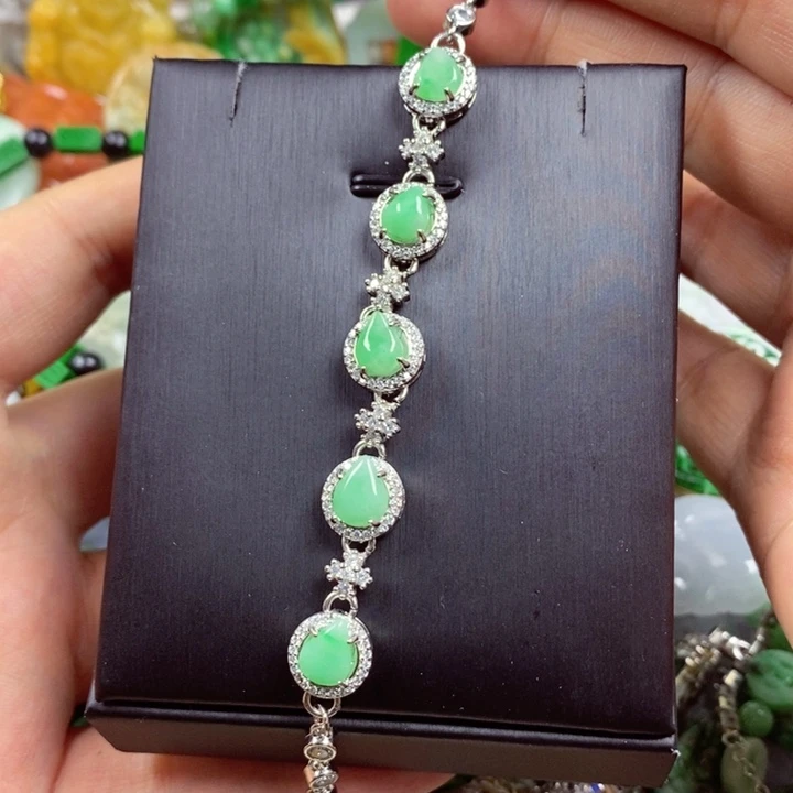 翡翠未镶嵌吊坠(赠链)