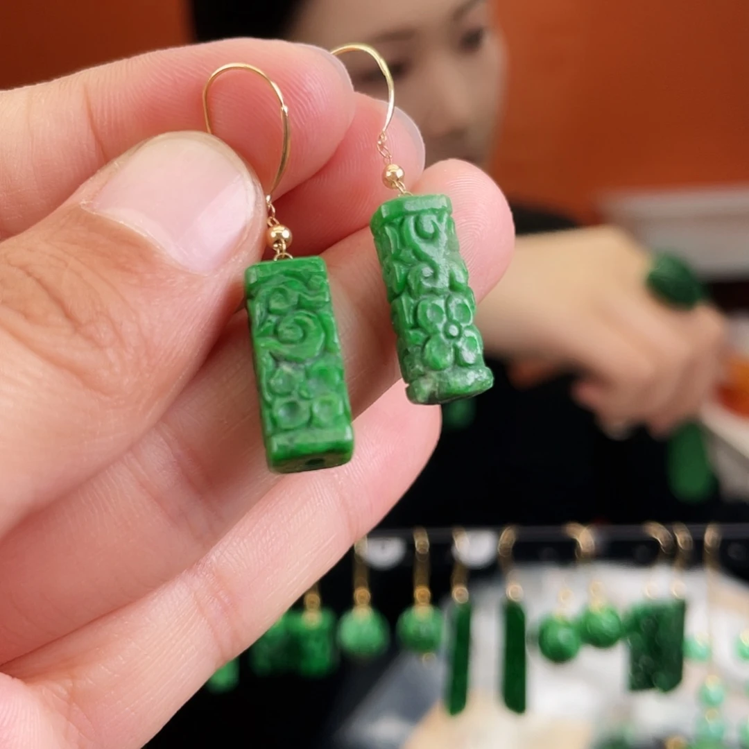 翡翠18K金镶嵌耳饰