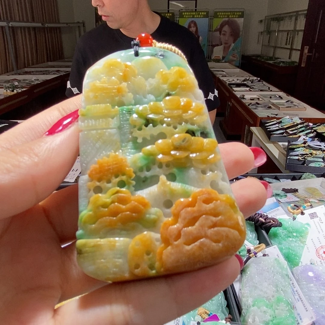 翡翠未镶嵌颈饰翡翠