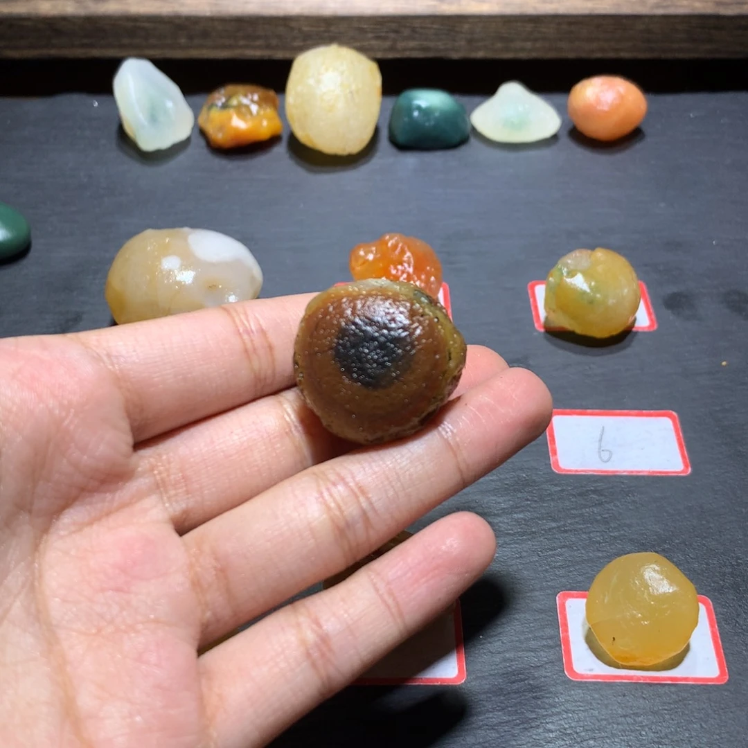 未镶嵌玛瑙/玉髓珠宝奇石