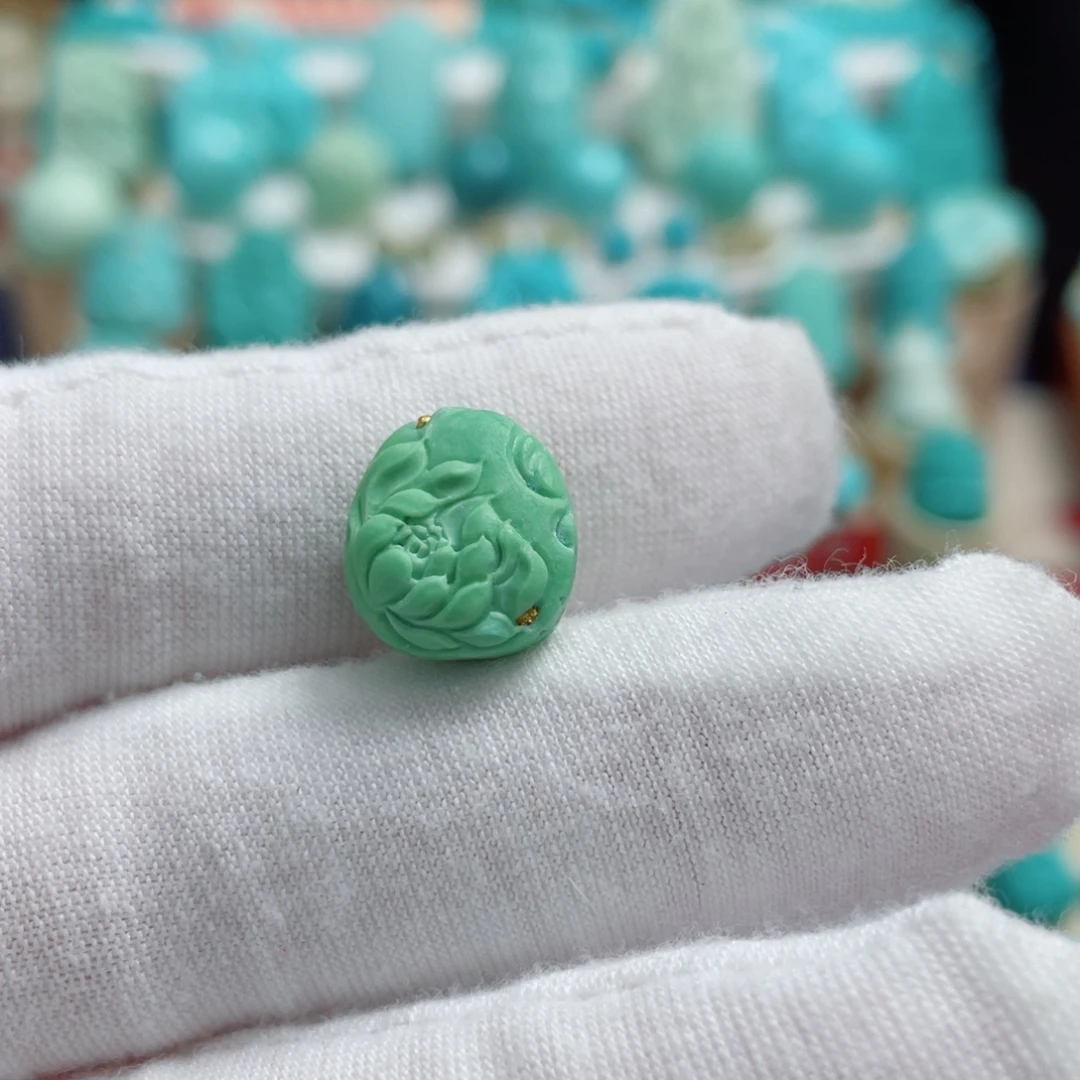 绿松石未镶嵌珠宝奇石