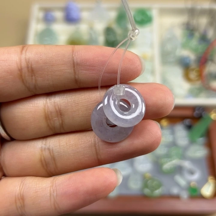 翡翠未镶嵌颈饰甜甜圈