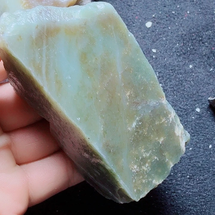 未镶嵌和田玉（糖玉）珠宝半成品