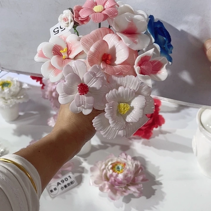 摆件德化工厂陶瓷手工捏花