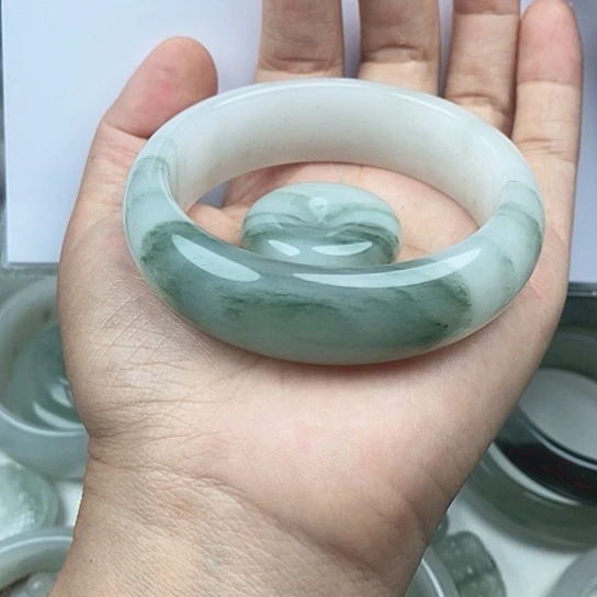 石英质玉（金丝玉）手镯未镶嵌陈*英