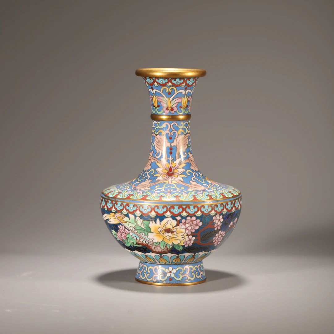 Lot08清代 铜景泰蓝花卉赏瓶