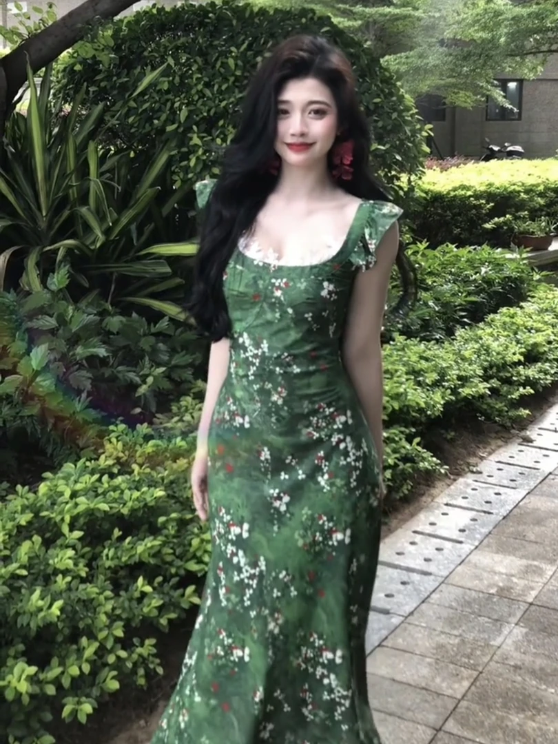 法式复古绿色绿色碎花小飞袖吊带连衣裙女夏季女高级感收腰显瘦裙