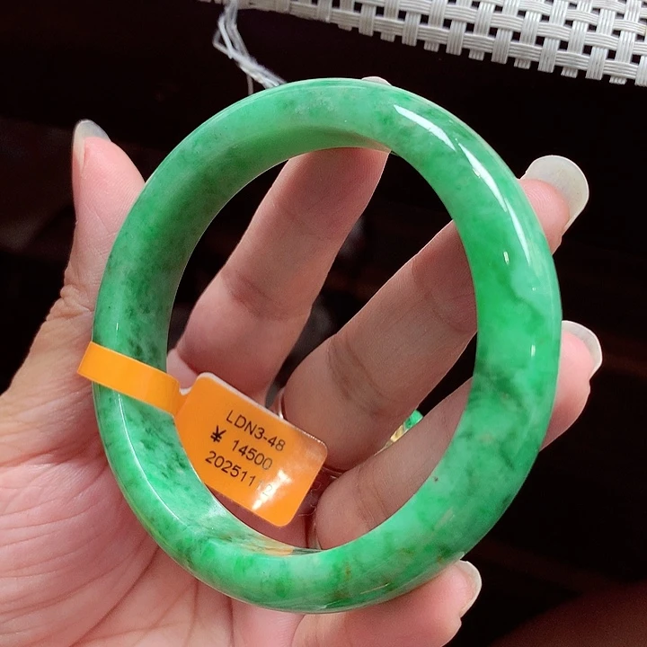 翡翠未镶嵌手镯翡翠