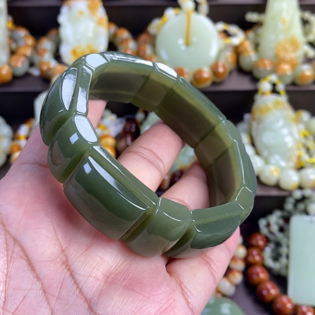 透闪石质玉未镶嵌手串
