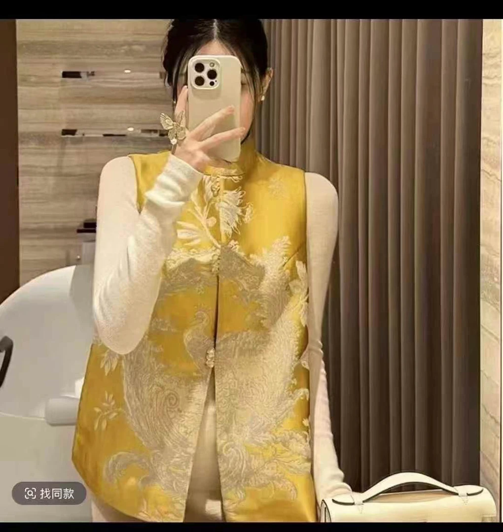 新中式盘扣女士短马夹2024春秋新款设计感国风小衫唐装女坎肩马甲