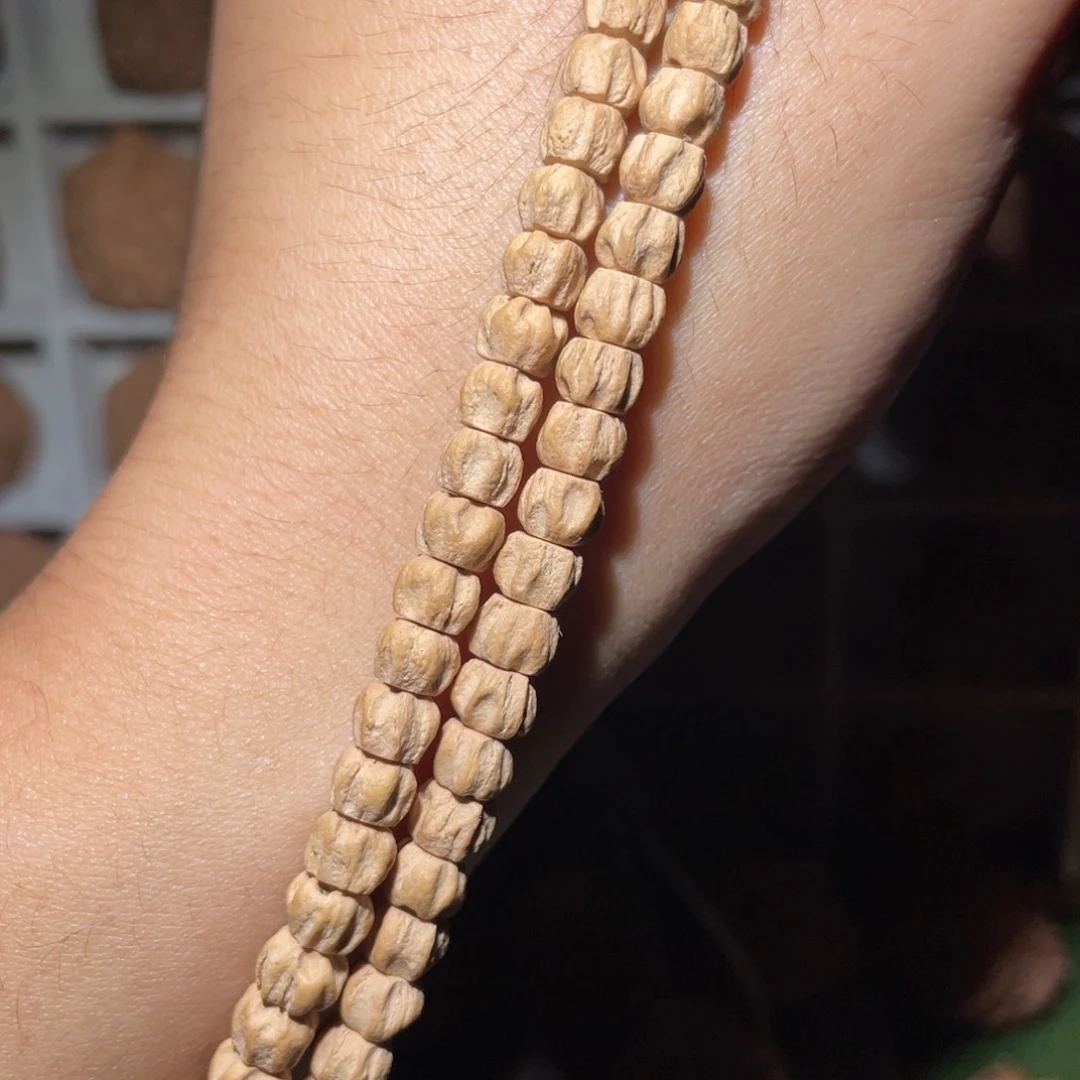 文玩核桃把件0.6柏香籽