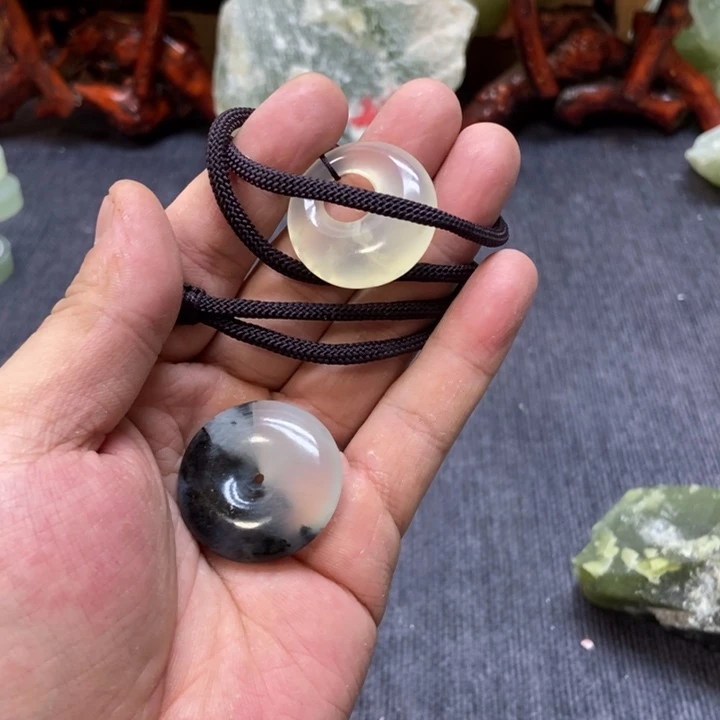 蛇纹石玉未镶嵌岫玉原石精品毛料