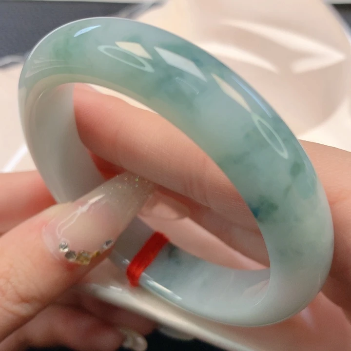 【闪购商品】翡翠手镯未镶嵌52+圈