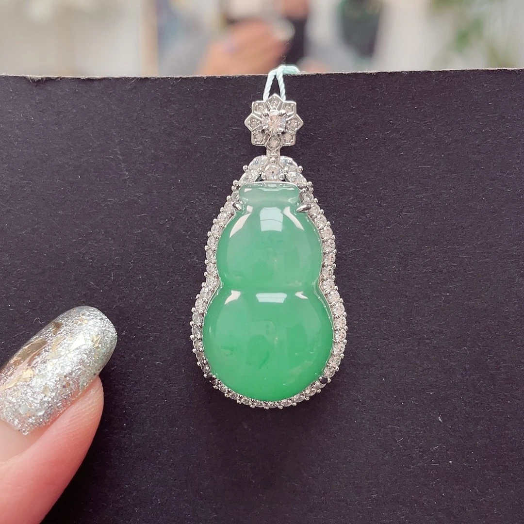 *****石英质玉未镶嵌颈饰吊坠